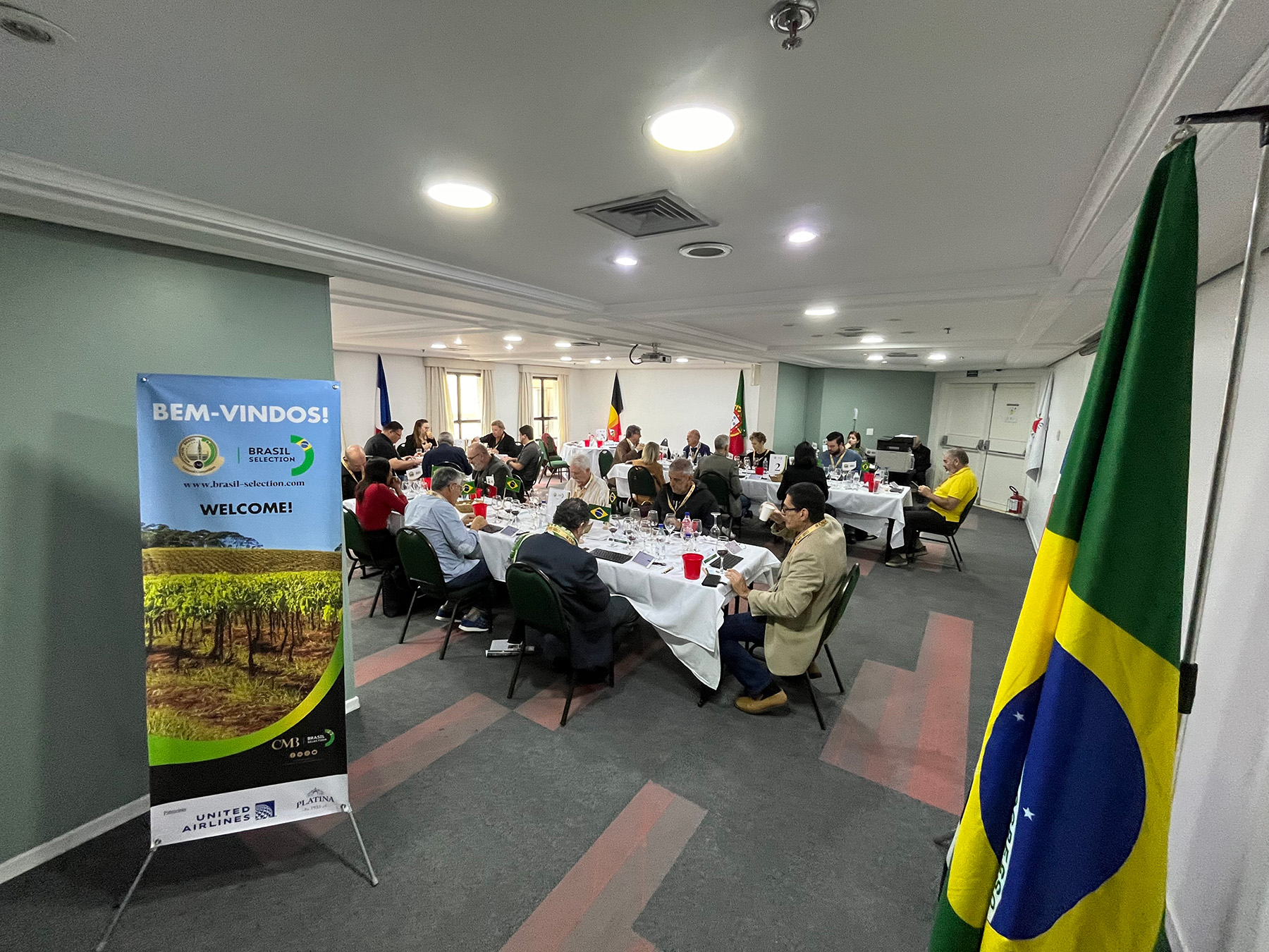 Especialistas internacionais de vinhos e destilados fazem visita técnica em vinícolas da Estrada do Vinho, em São Roque